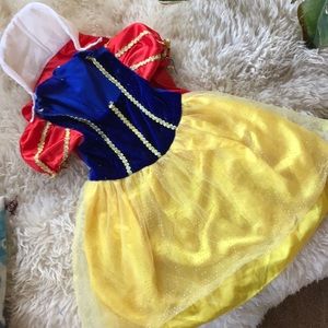 Snow White Dress Up